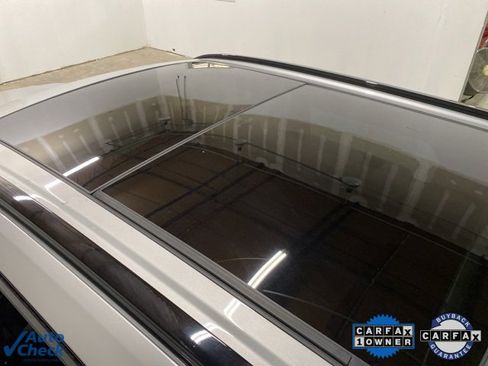 Used 2025 Volvo XC60 B5 Plus image 19