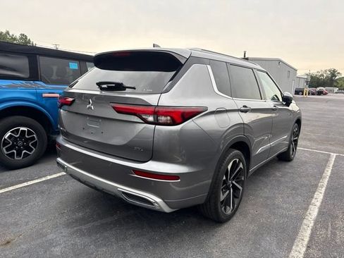 Used 2022 Mitsubishi Outlander SEL AWD/4WD image 2