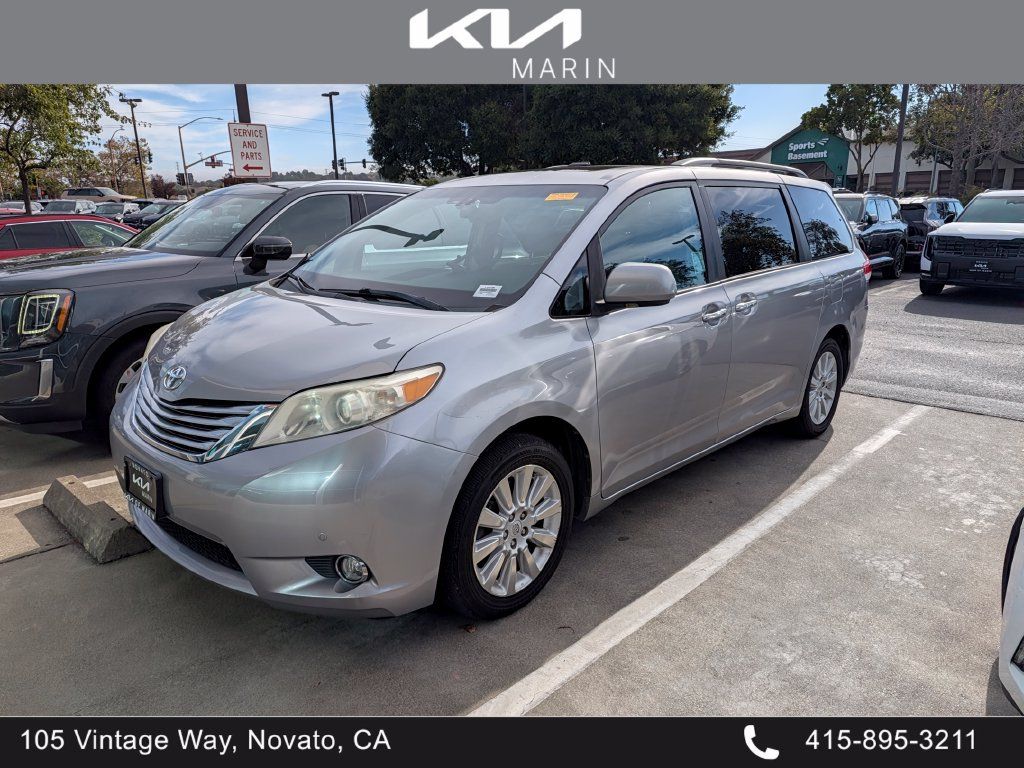Used 2011 Toyota Sienna Limited w/ Premium Pkg AWD/4WD image 1