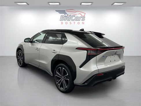 Used 2023 Toyota bZ4X Limited image 6