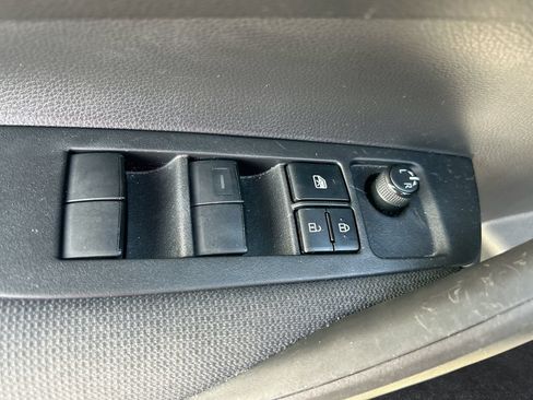 Used 2023 Toyota Corolla LE FWD image 12