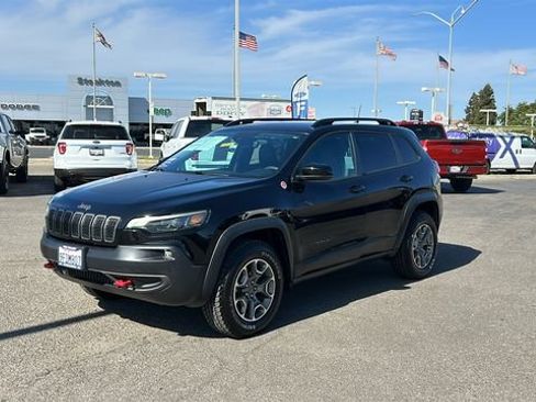 Used 2022 Jeep Cherokee Trailhawk w/ Trailer Tow Group AWD/4WD image 8