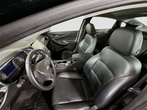 Used 2017 Chevrolet Malibu LT w/ Leather Package image 15