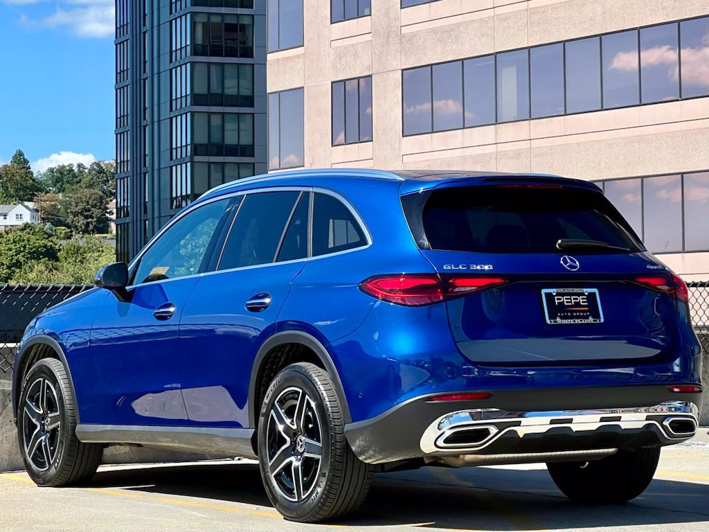 Certified 2026 Mercedes-Benz GLC 300 4MATIC image 5