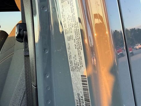 Used 2025 Jeep Wrangler Willys AWD/4WD image 21