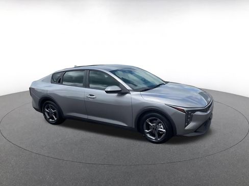 Used 2025 Kia K4 FWD image 2