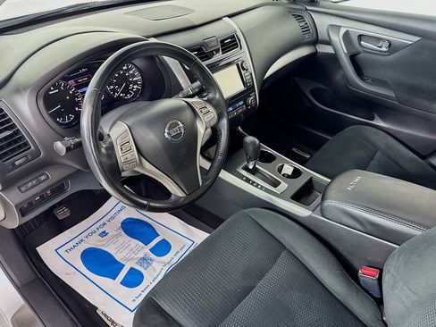 Used 2015 Nissan Altima 2.5 SV w/ Convenience Package FWD image 11