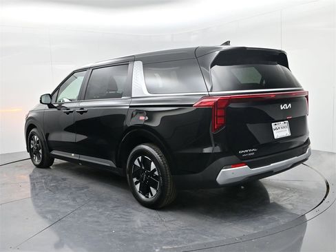 New 2026 Kia Carnival LXS image 6