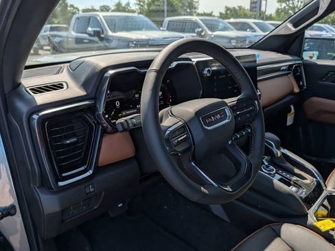 New 2026 GMC Canyon AT4 w/ Technology Plus Package AWD/4WD image 9
