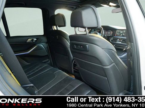 Used 2021 BMW X5 xDrive40i w/ M Sport Package image 44