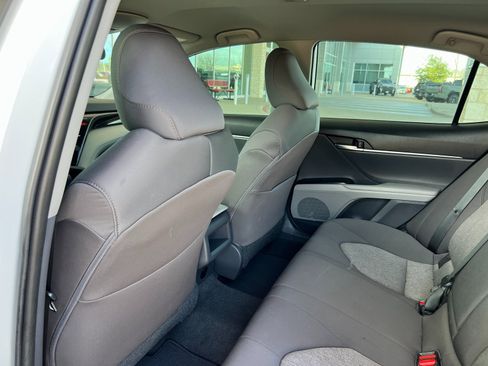 Used 2019 Toyota Camry LE image 16