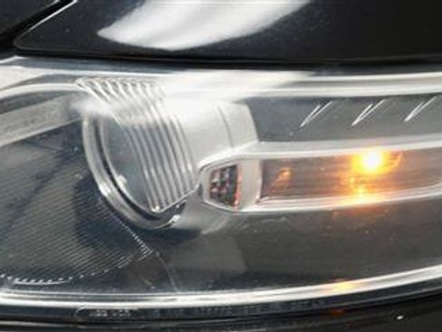 Used 2016 Ford Taurus Limited FWD image 35