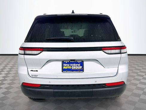 New 2025 Jeep Grand Cherokee Altitude AWD/4WD image 5