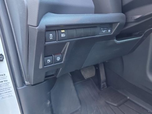 Used 2023 Toyota Sienna XSE image 18