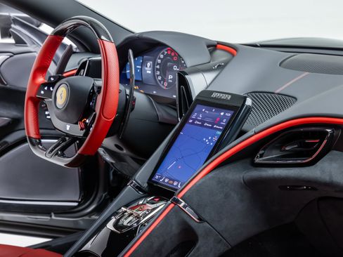 Used 2022 Ferrari Roma RWD image 29
