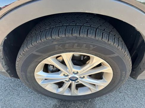 Used 2018 Ford Escape SEL FWD image 10
