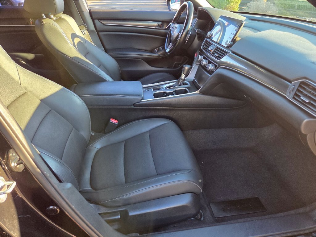Used 2018 Honda Accord Sport image 19