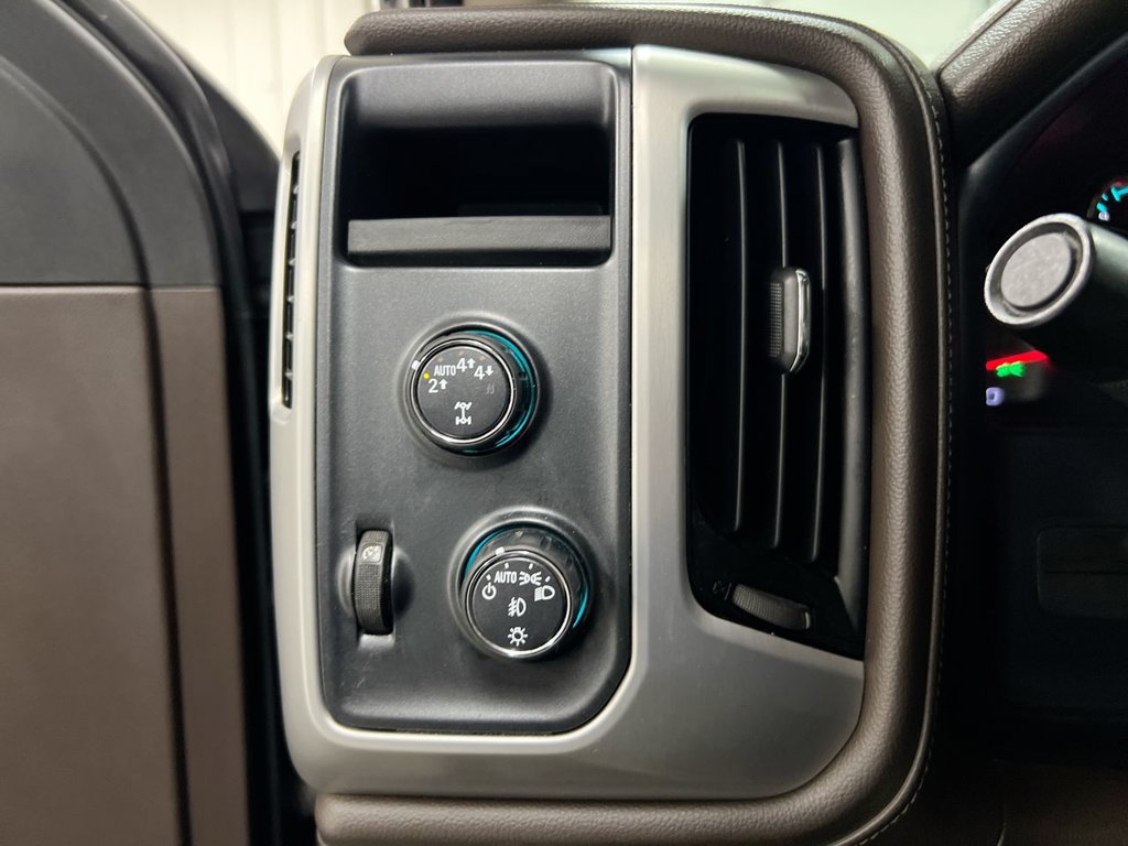 Used 2018 GMC Sierra 1500 SLT w/ SLT Premium Package AWD/4WD image 18