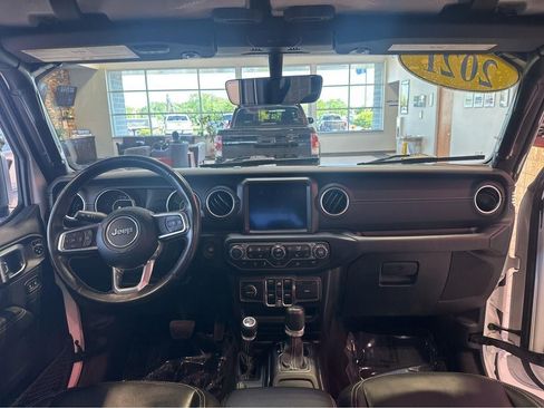 Used 2021 Jeep Wrangler Unlimited Sahara AWD/4WD image 21