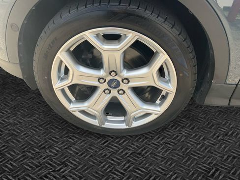 Used 2019 Ford Escape Titanium AWD/4WD image 11