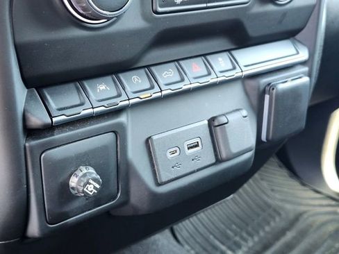 Used 2023 Chevrolet Silverado 1500 Custom AWD/4WD image 26