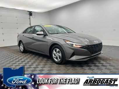 Used 2023 Hyundai Elantra SE w/ Preferred Accessory Package