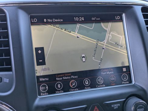 Used 2018 Jeep Grand Cherokee Altitude image 34