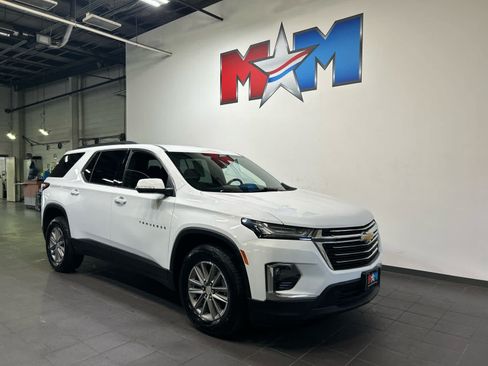 Used 2023 Chevrolet Traverse LT AWD/4WD image 2