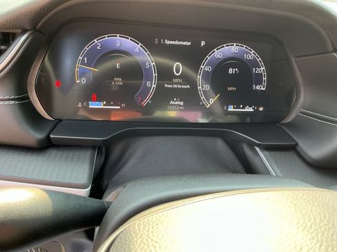 Used 2024 Jeep Grand Cherokee L Laredo AWD/4WD image 24
