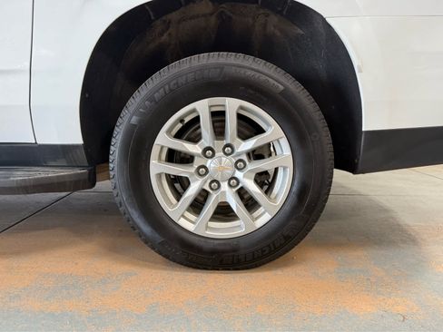 Used 2024 Chevrolet Suburban LT AWD/4WD image 10