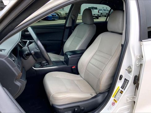 Used 2015 Toyota Camry LE FWD image 8