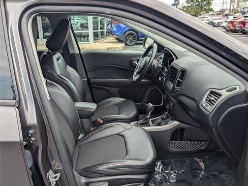 Used 2020 Jeep Compass Latitude w/ Popular Equipment Group AWD/4WD image 11