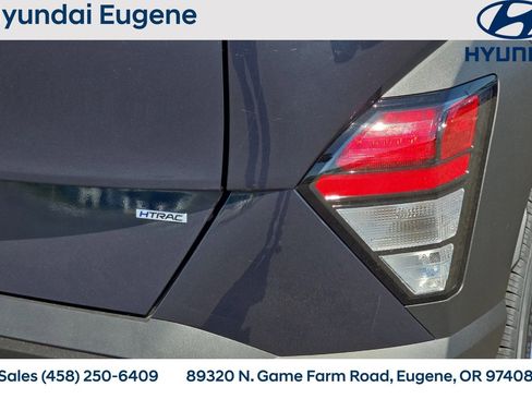 Used 2025 Hyundai Kona SE image 28