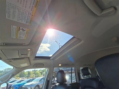 Used 2021 Nissan Armada SL w/ Captain's Chairs Package image 16