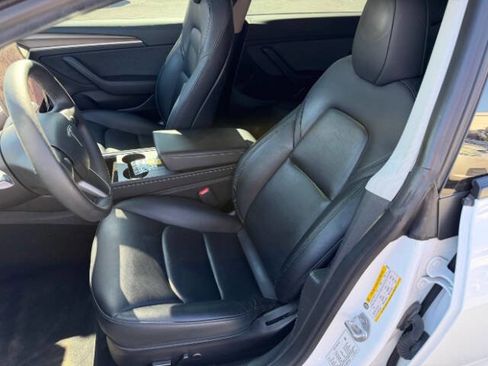 Used 2023 Tesla Model 3 Standard Range image 16