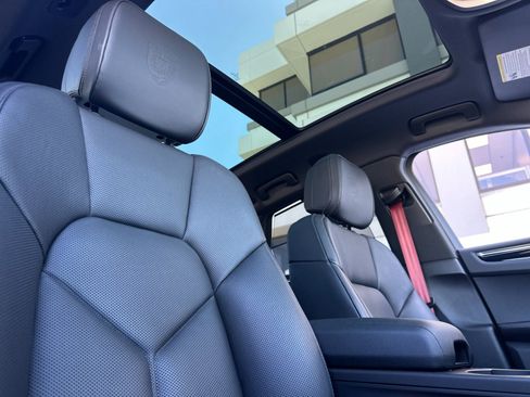 Certified 2025 Porsche Macan image 17