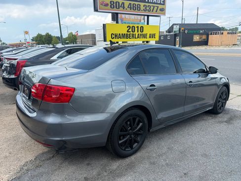Used 2013 Volkswagen Jetta SE FWD image 3