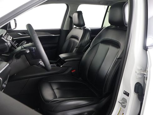 Used 2023 Jeep Grand Cherokee Limited AWD/4WD image 34