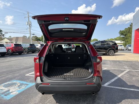 Used 2019 Toyota RAV4 LE w/ All Weather Liner Package AWD/4WD image 7