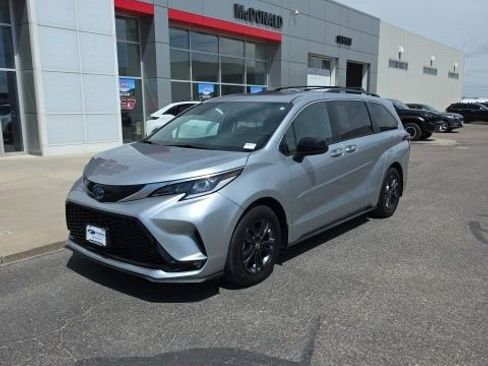 Used 2024 Toyota Sienna XSE w/ XSE Plus Package AWD/4WD image 1