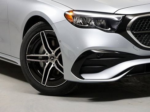 New 2026 Mercedes-Benz E 350 4MATIC Sedan image 3