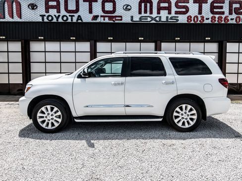 Used 2020 Toyota Sequoia Platinum RWD image 6