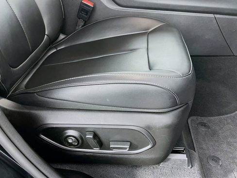 Used 2023 Jeep Grand Cherokee Limited image 34