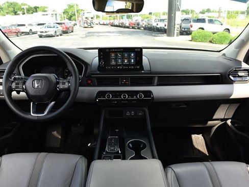 Certified 2025 Honda Pilot EX-L image 7