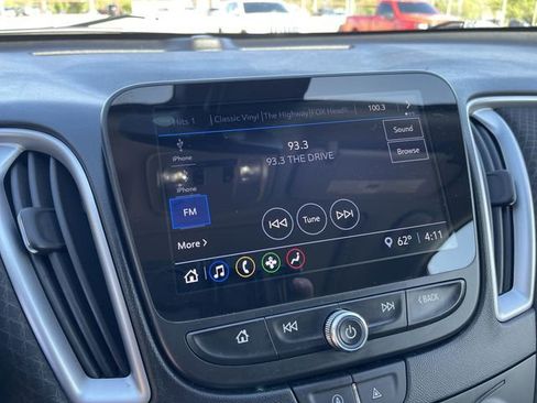 Used 2023 Chevrolet Malibu LT FWD image 19