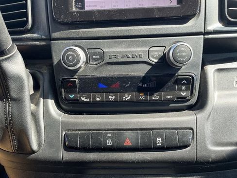 Used 2025 RAM ProMaster 2500 w/ Convenience Group FWD image 18