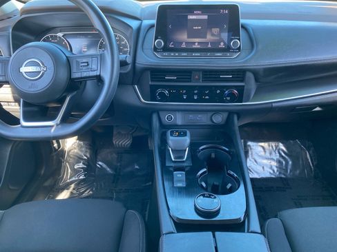 Used 2023 Nissan Rogue S image 11