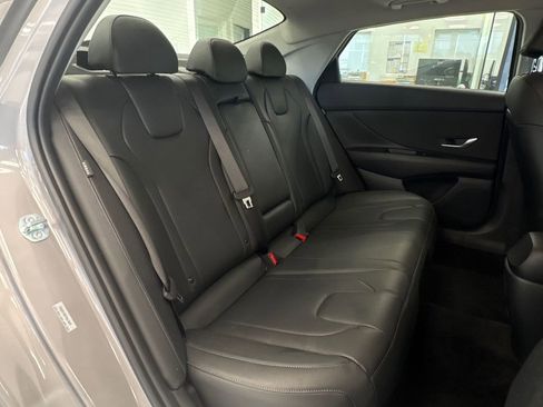 Used 2025 Hyundai Elantra Limited FWD image 24