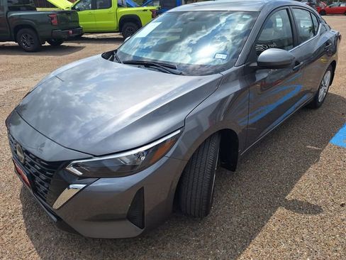 Certified 2024 Nissan Sentra S image 3