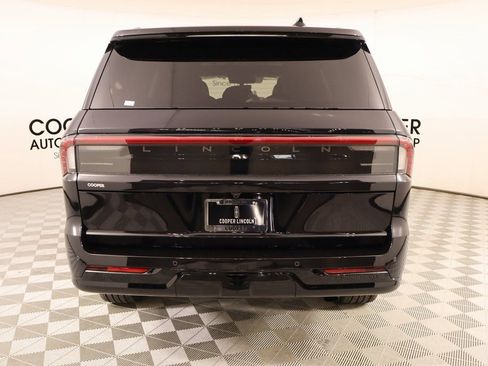 New 2025 Lincoln Navigator Reserve w/ Jet Appearance Package AWD/4WD image 23